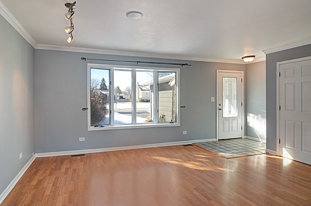 1407 E Lowden Ave, Wheaton, IL 60189 photo 2