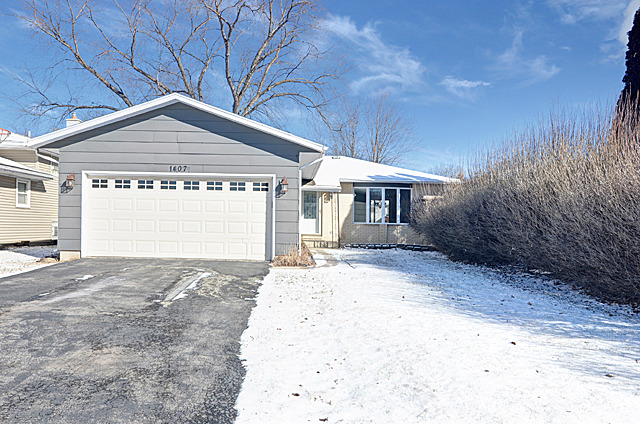 1407 E Lowden Ave, Wheaton, IL 60189 photo 1