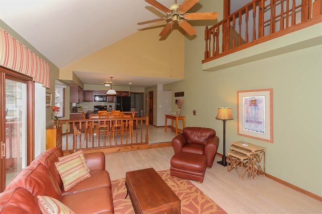 228 Aron Ct, Bartlett, IL 60103 photo 3