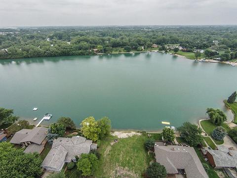 13701 S Lake Dr, Plainfield, IL 60544 photo 2