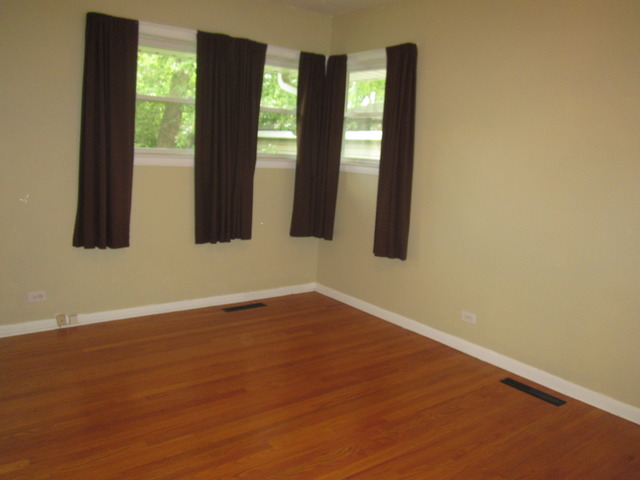 1119 N Main St, Wheaton, IL 60187 photo 12