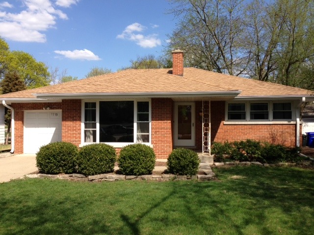 1119 N Main St, Wheaton, IL 60187 photo 2