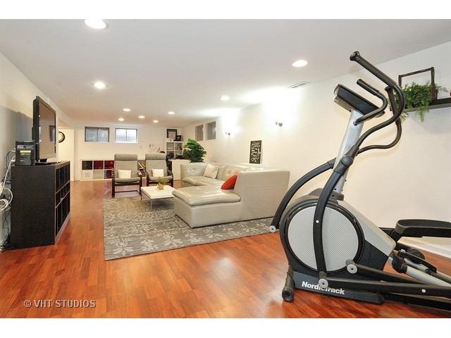 730 Orange Ln, Hoffman Estates, IL 60169 photo 10