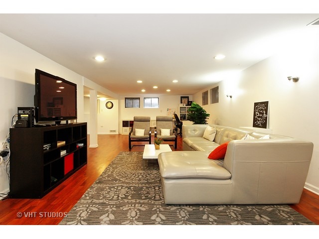730 Orange Ln, Hoffman Estates, IL 60169 photo 8