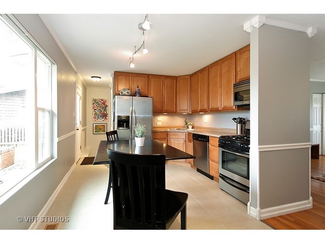 730 Orange Ln, Hoffman Estates, IL 60169 photo 5