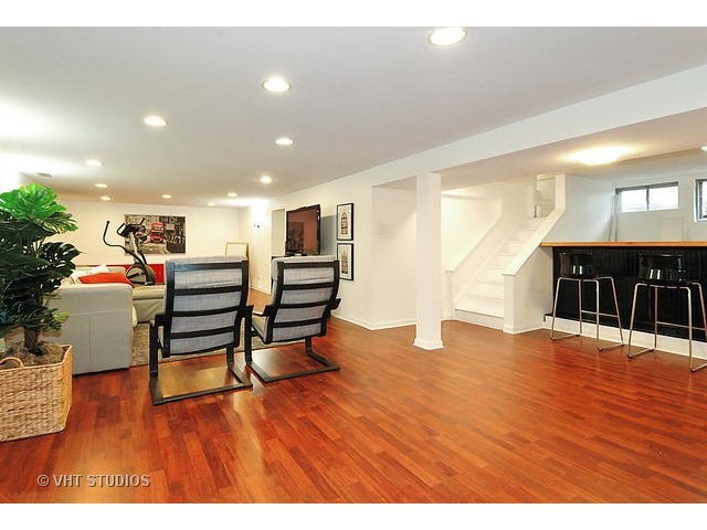 730 Orange Ln, Hoffman Estates, IL 60169 photo 9