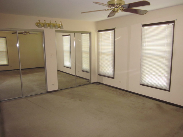 4212 Forest Glen Dr, Hoffman Estates, IL 60192 photo 16
