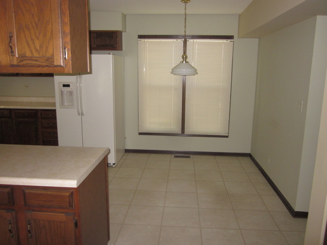4212 Forest Glen Dr, Hoffman Estates, IL 60192 photo 10