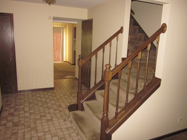 4212 Forest Glen Dr, Hoffman Estates, IL 60192 photo 13