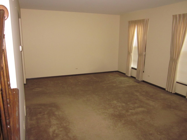 4212 Forest Glen Dr, Hoffman Estates, IL 60192 photo 12