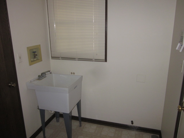 4212 Forest Glen Dr, Hoffman Estates, IL 60192 photo 18
