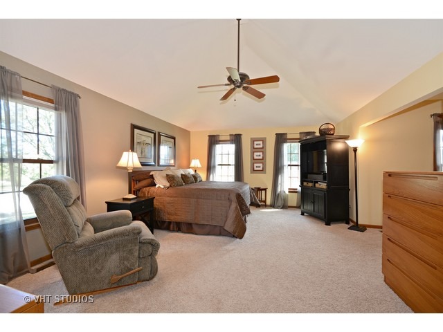127 Danada Dr, Wheaton, IL 60189 photo 8