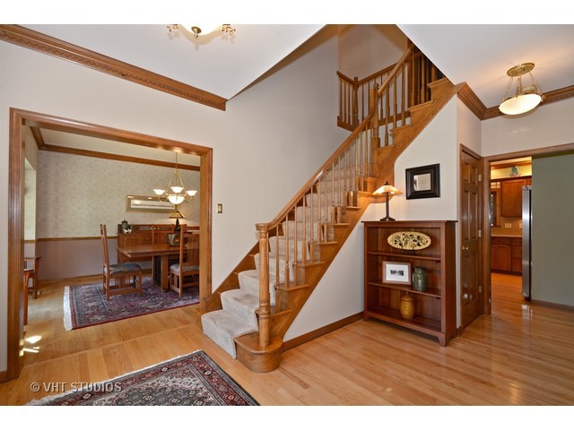 127 Danada Dr, Wheaton, IL 60189 photo 2