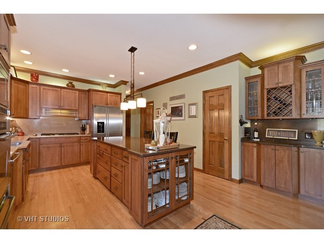 127 Danada Dr, Wheaton, IL 60189 photo 4