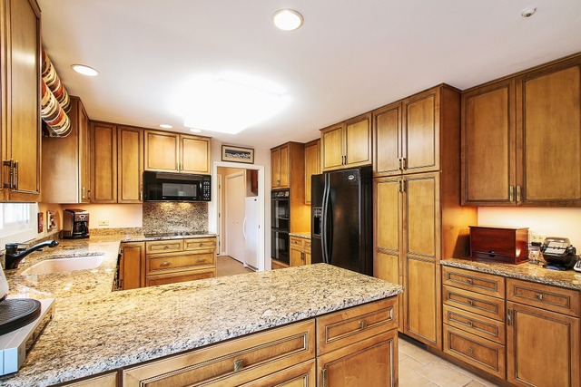 822 Sutton Dr, Northbrook, IL 60062 photo 8