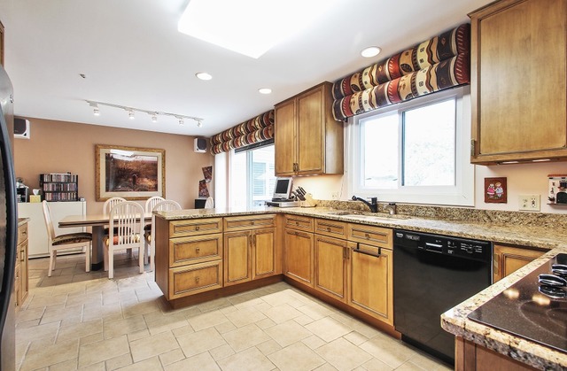 822 Sutton Dr, Northbrook, IL 60062 photo 7