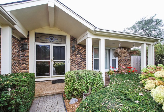 822 Sutton Dr, Northbrook, IL 60062 photo 2