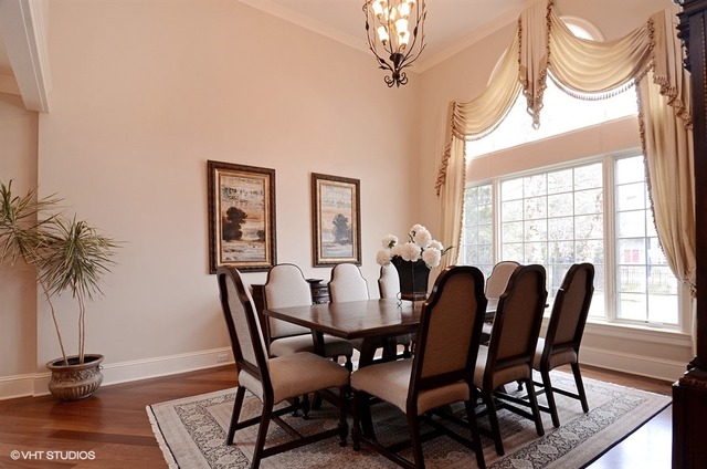 1918 N Summit St, Wheaton, IL 60187 photo 9