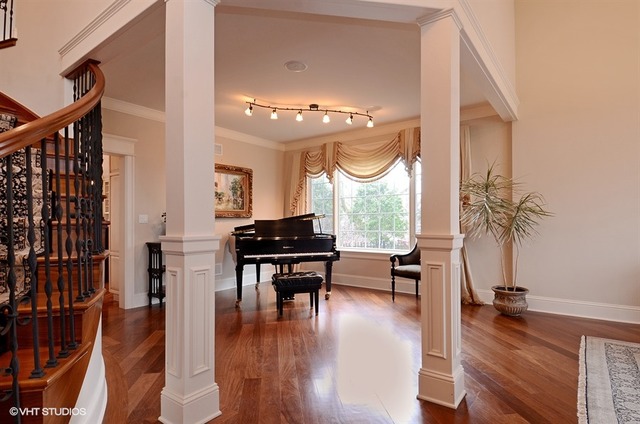 1918 N Summit St, Wheaton, IL 60187 photo 8