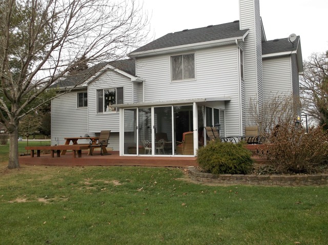 1909 W Grandview Dr, Mchenry, IL 60050 photo 2