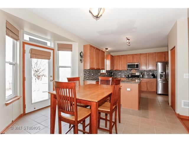 1915 Windstone Dr, Plainfield, IL 60586 photo 3