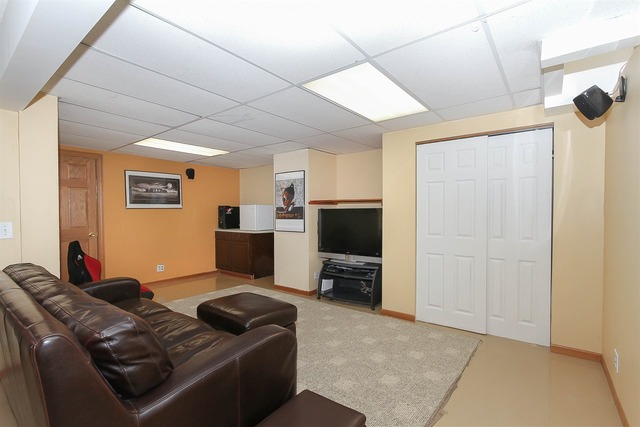 1349 Hunter Dr, Bartlett, IL 60103 photo 21