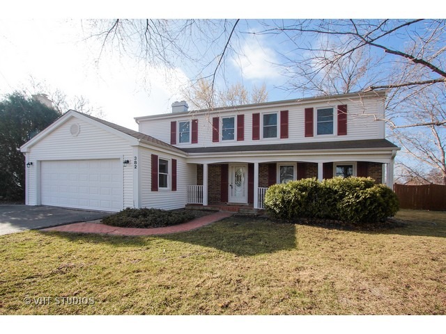 382 Northgate Rd, Lindenhurst, IL 60046 photo 1