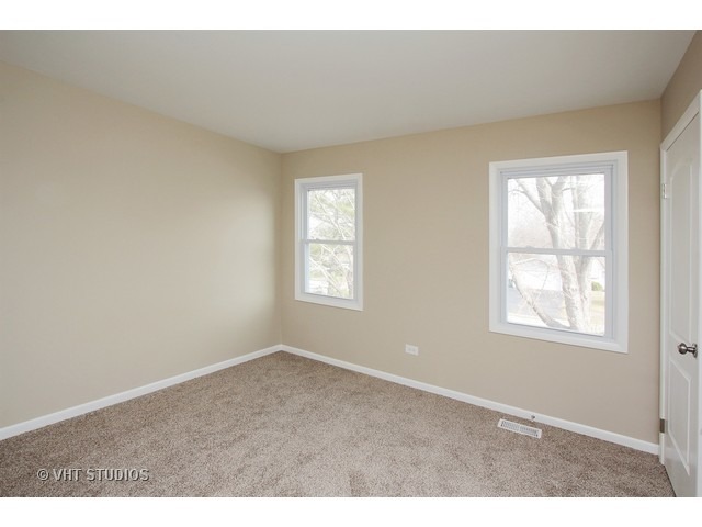 382 Northgate Rd, Lindenhurst, IL 60046 photo 8
