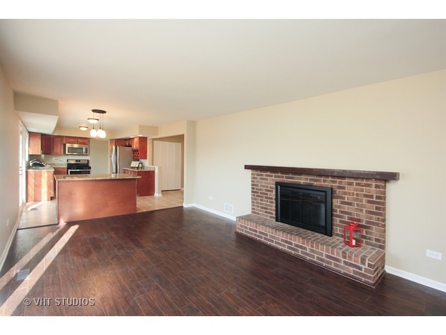 382 Northgate Rd, Lindenhurst, IL 60046 photo 6