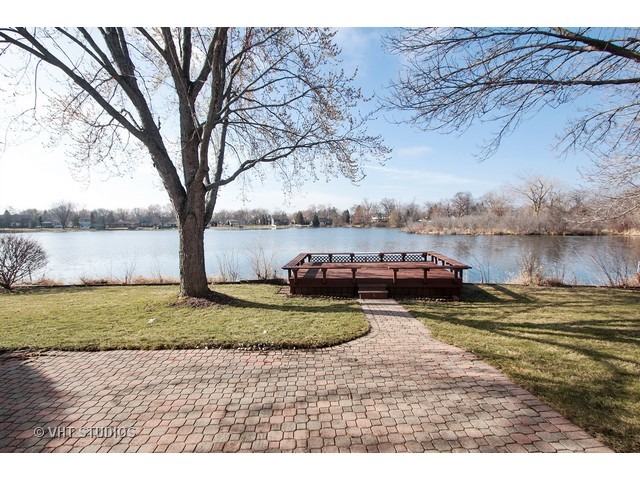 382 Northgate Rd, Lindenhurst, IL 60046 photo 10