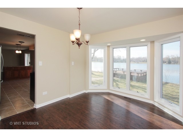 382 Northgate Rd, Lindenhurst, IL 60046 photo 5