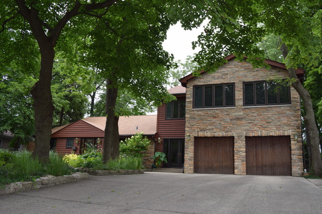 2230 Silverpine Dr, Glenview, IL 60025 photo 2