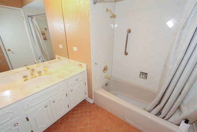 934 Willson Dr, Des Plaines, IL 60016 photo 22