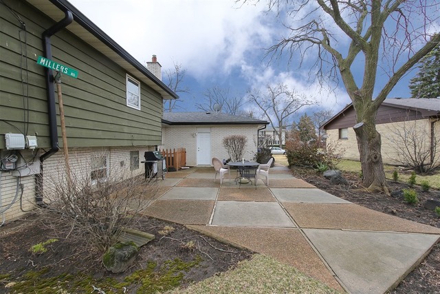 934 Willson Dr, Des Plaines, IL 60016 photo 23