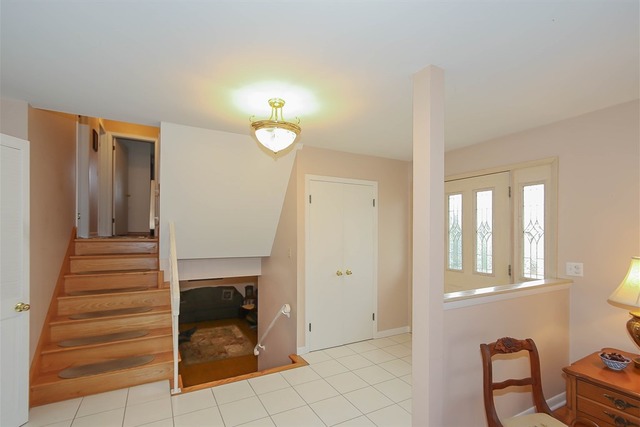 934 Willson Dr, Des Plaines, IL 60016 photo 5