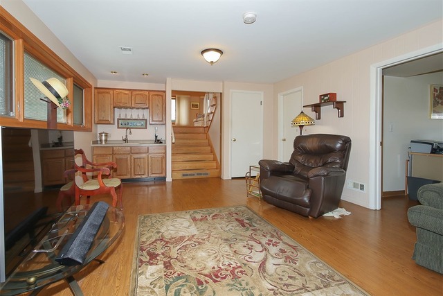 934 Willson Dr, Des Plaines, IL 60016 photo 13