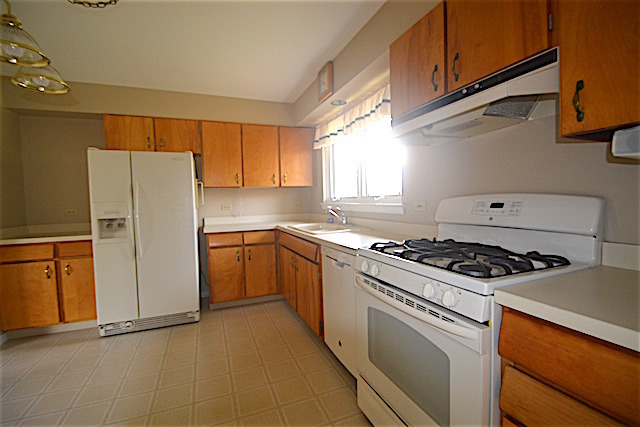208 S Beverly St, Wheaton, IL 60187 photo 8