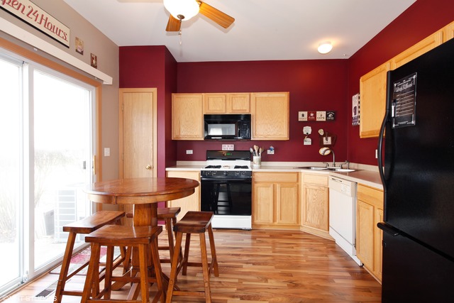 17569 Gilbert Dr, Lockport, IL 60441 photo 4
