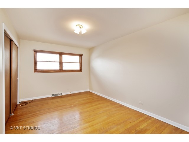 2148 Plainfield Dr, Des Plaines, IL 60018 photo 9