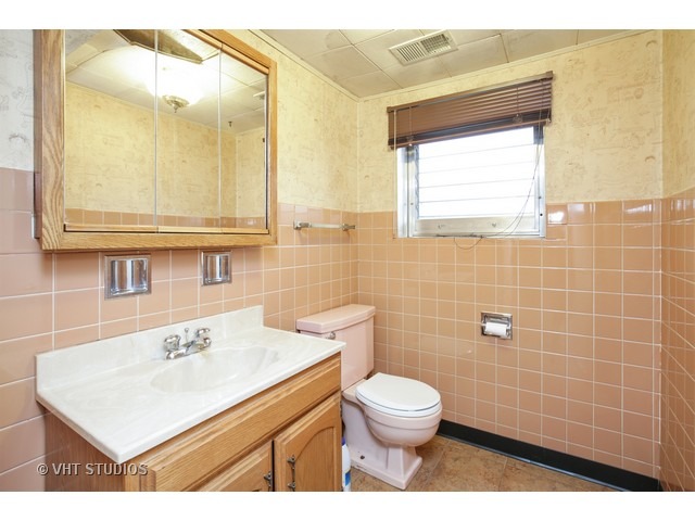 2148 Plainfield Dr, Des Plaines, IL 60018 photo 14