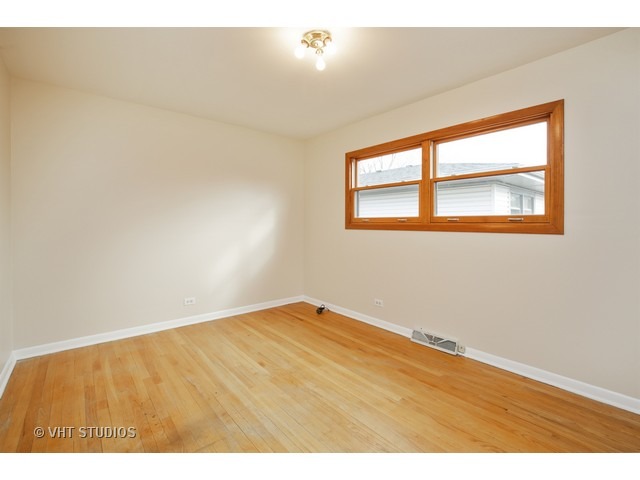 2148 Plainfield Dr, Des Plaines, IL 60018 photo 10