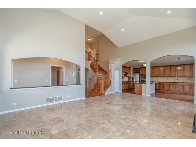213 Regency Ct, Bartlett, IL 60103 photo 9