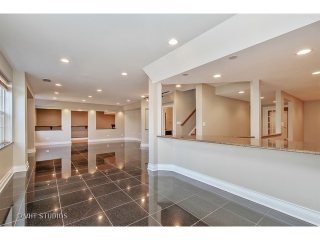 213 Regency Ct, Bartlett, IL 60103 photo 12