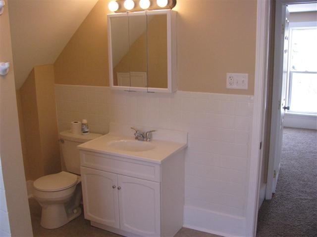 406 E Locust St, Belvidere, IL 61008 photo 8