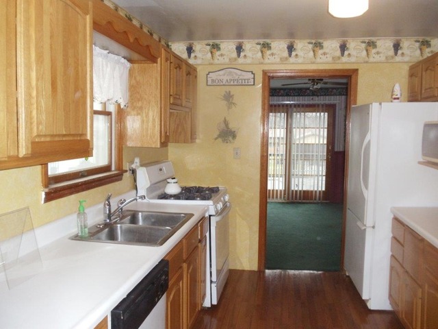 587 N 10th Ave, Kankakee, IL 60901 photo 4