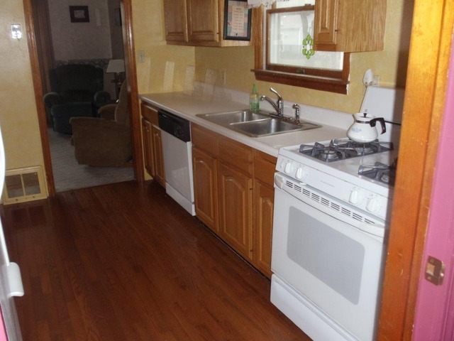 587 N 10th Ave, Kankakee, IL 60901 photo 2