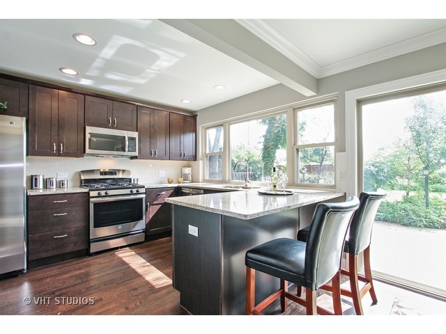 1 Red Haw Rd, Rolling Meadows, IL 60008 photo 4