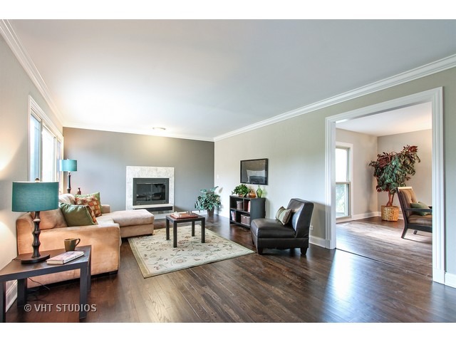 1 Red Haw Rd, Rolling Meadows, IL 60008 photo 9