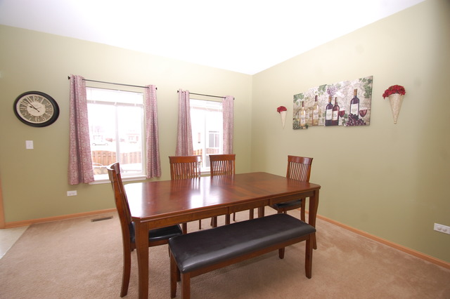 2719 Hoffman St, Plano, IL 60545 photo 4