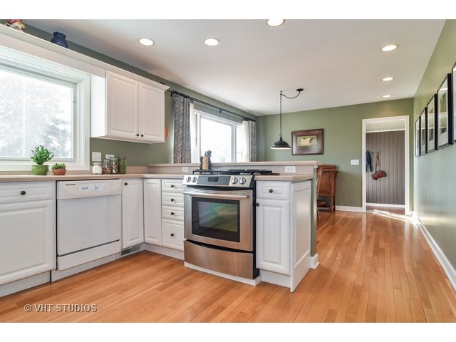 5 N187 Elm Rd, Wayne, IL 60184 photo 8